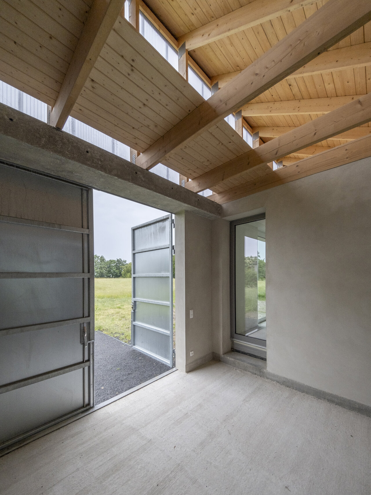 Einfamilienhaus in Sonnewalde, Blick in den Eingangsraum, Bearbeitung für (link: https://www.habermann-architektur.de text: Habermann Architektur)