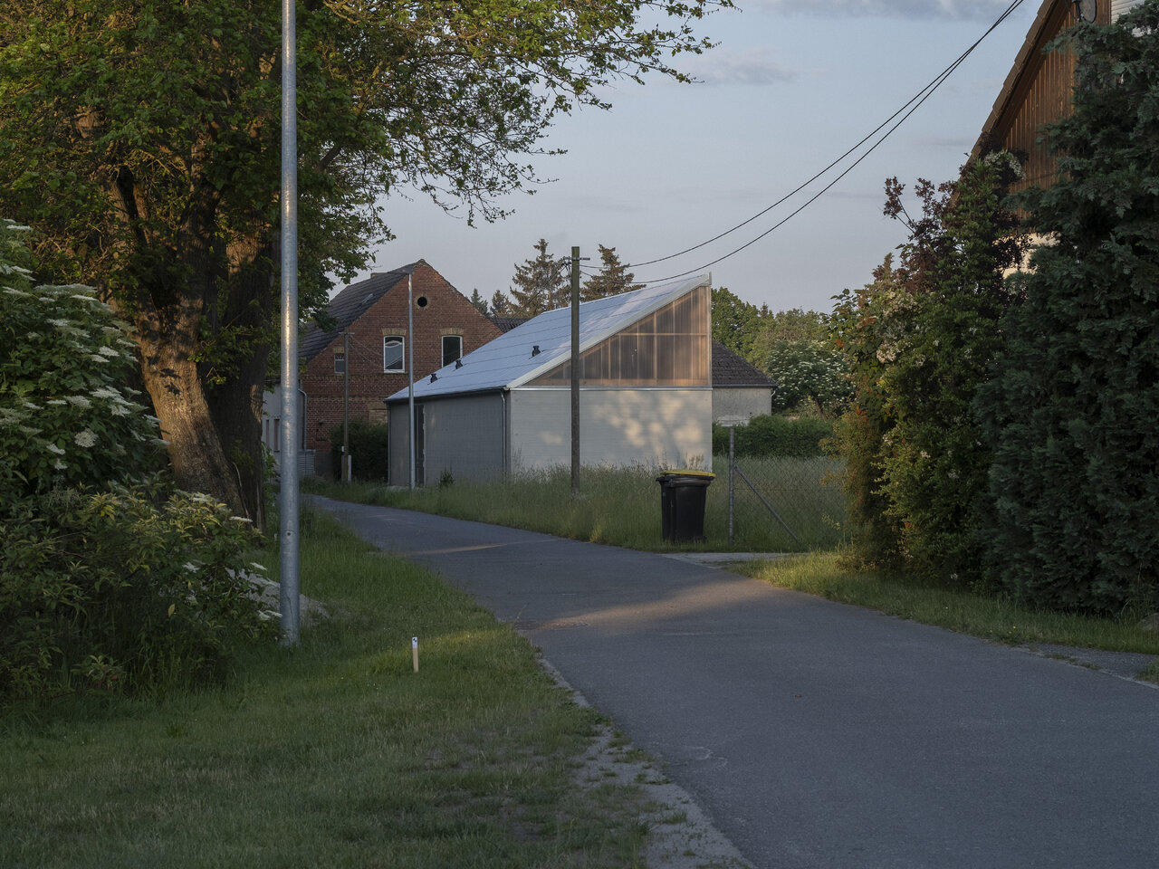 Einfamilienhaus in Sonnewalde, Blick vom Anger Ost, Bearbeitung für (link: https://www.habermann-architektur.de text: Habermann Architektur)